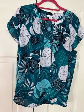 Liz Claiborne Short Flutter Sleeve Peasant Style Blouse